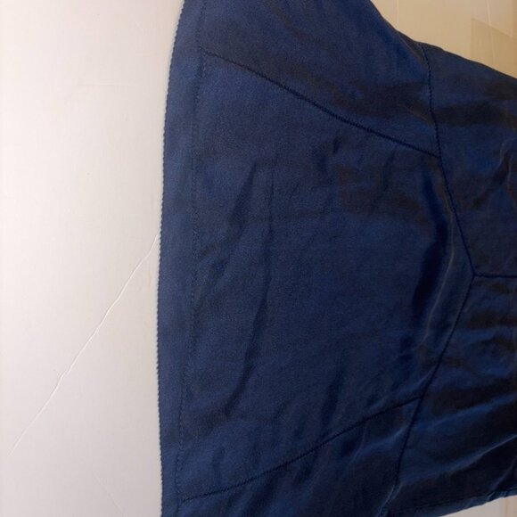 Tory Burch 100% Silk Navy Blue Sleeveless Blouse Capsule Wardrobe Timeless sz 6 - Picture 3 of 6